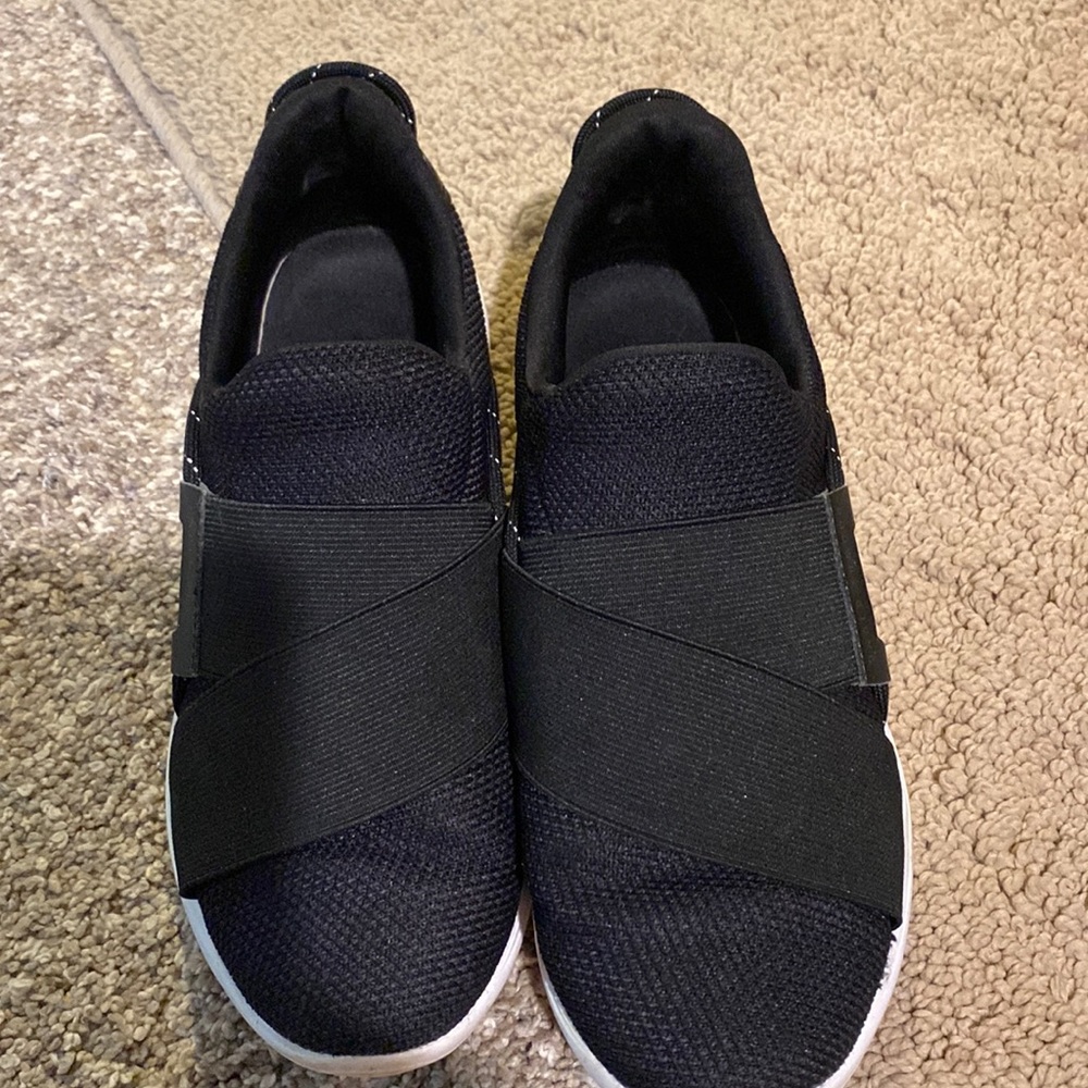 Womens UA slip on sneaker